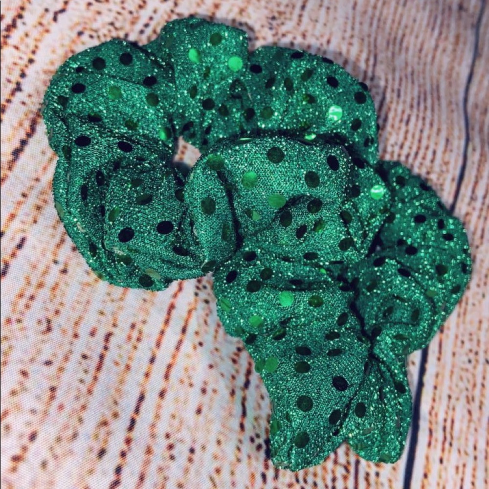 Scrunchie - Picture 6 of 13